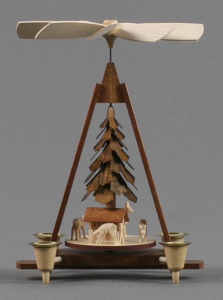 Pyramide mit Rehen, für Kerzen d14mm oder Teelichte