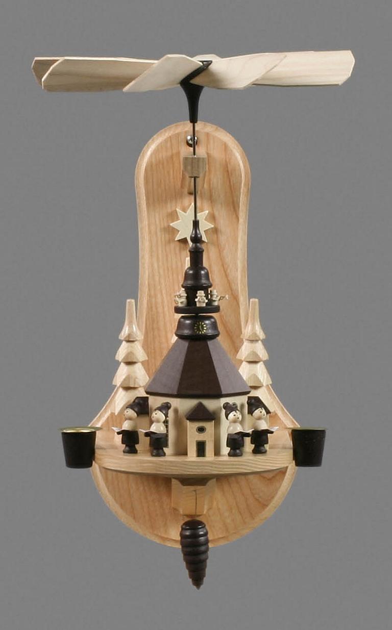 Wandpyramide mit Seiffener Kirche, Kurrende und Turmbläsern, für Kerzen d14mm