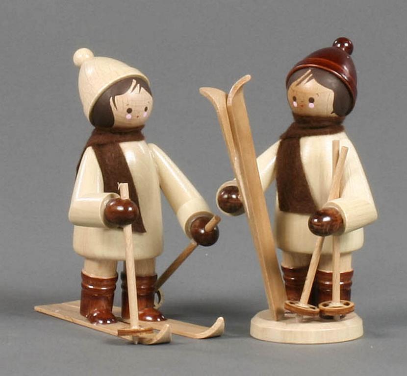 Kinder mit Ski groß natur (2) Kinder mit Ski groß natur (2)