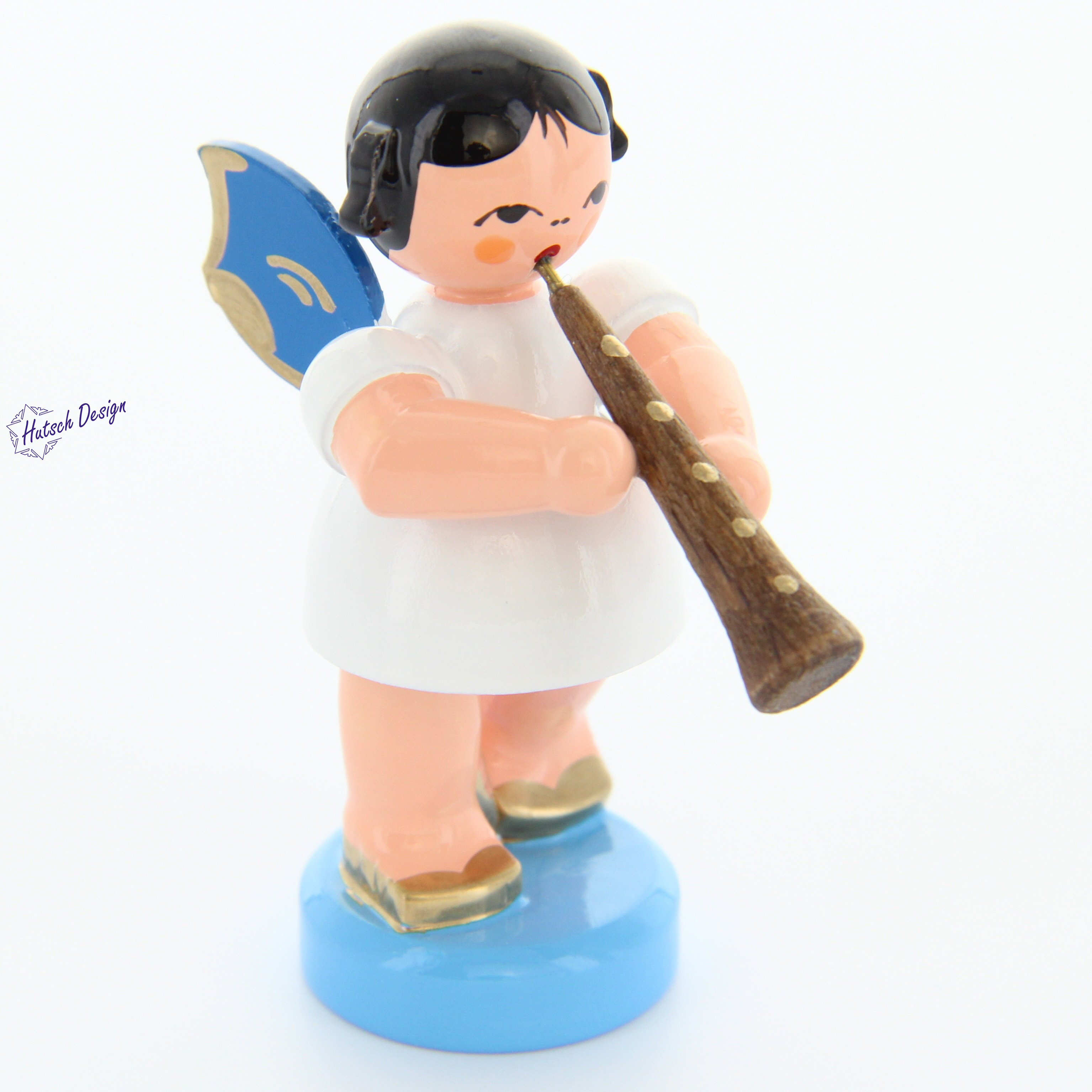 Engel stehend mit Oboe, blaue Flügel Engel stehend mit Oboe, blaue Flügel
