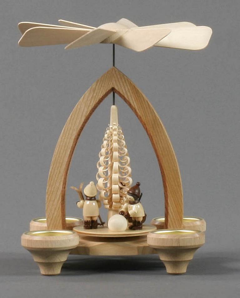 Pyramide mit Weihnachtsmann und Winterkindern, für Teelichte