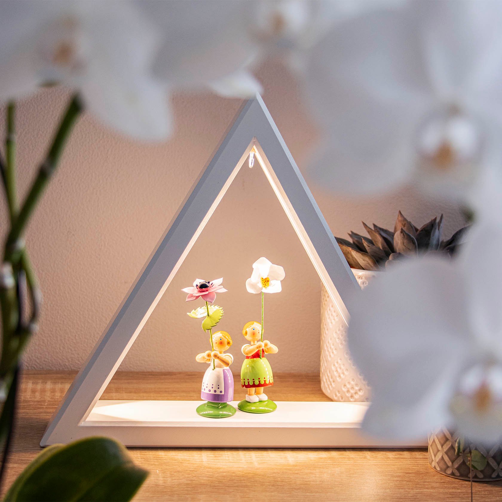 Beleuchtetes Dreieck weiß 26cm mit LED Band 12V/Trafo 100-240V 26x30cm