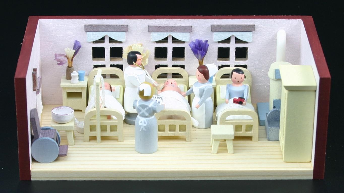 Miniaturstübchen Krankenstube 11cm x 6cm x 4cm Miniaturstübchen Krankenstube 11cm x 6cm x 4cm