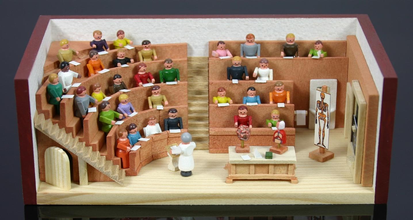 Miniaturstübchen Hörsaal 11cm x 6cm x 4cm Miniaturstübchen Hörsaal 11cm x 6cm x 4cm