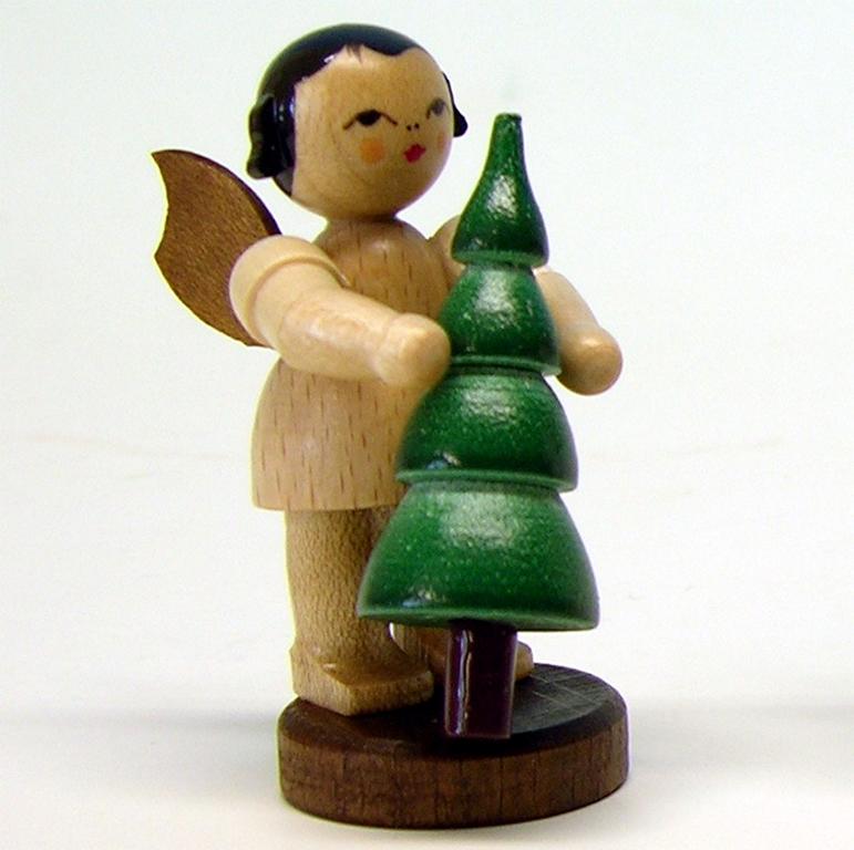 Engel stehend mit Weihnachtsbaum, natur Engel stehend mit Weihnachtsbaum, natur