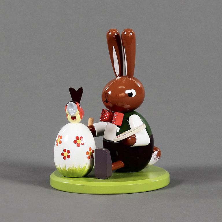 Hase Eiermaler sitzend groß Hase Eiermaler sitzend groß
