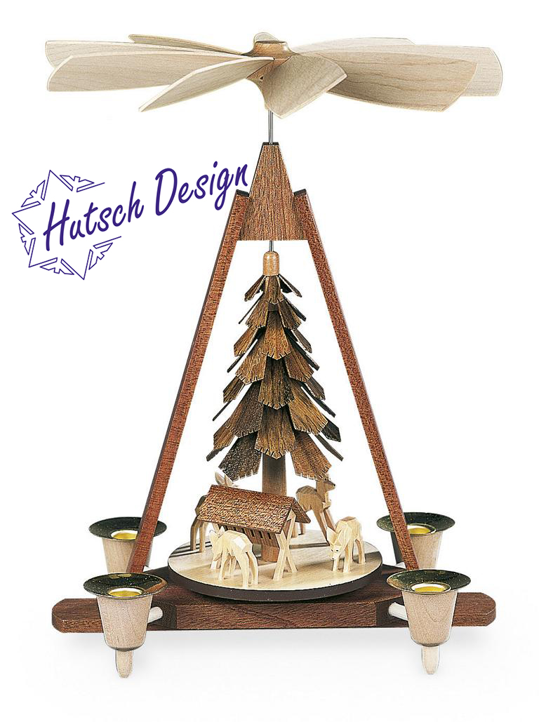 Pyramide Rehe geschnitzt