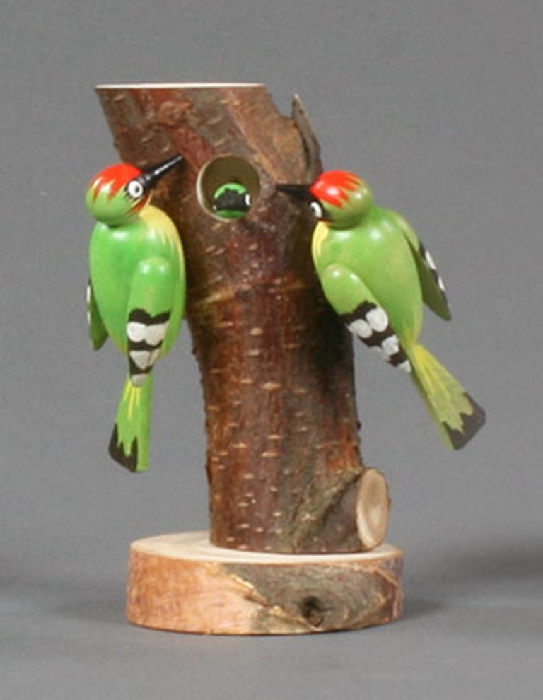 Stamm mit Grünspechtfamilie 8cm