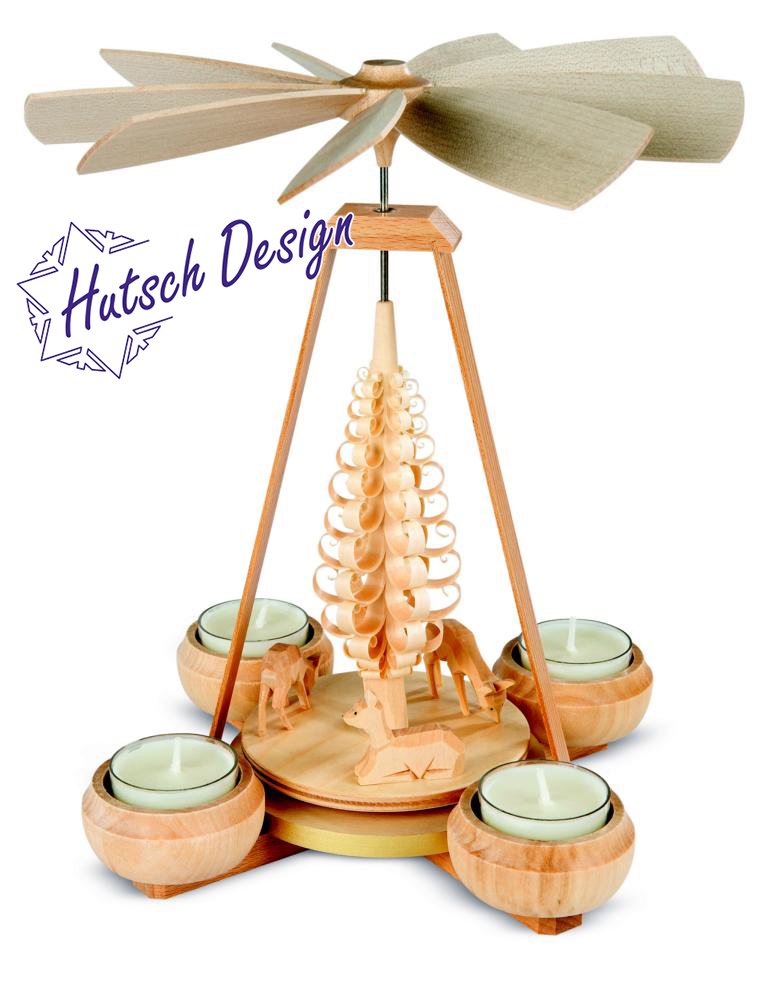 Pyramide klein, Rehe geschnitzt