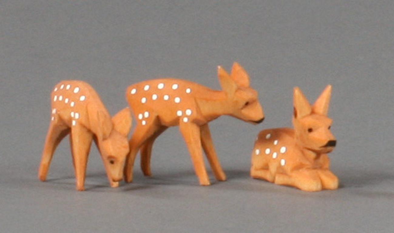 Rehkitze geschnitzt (3)
