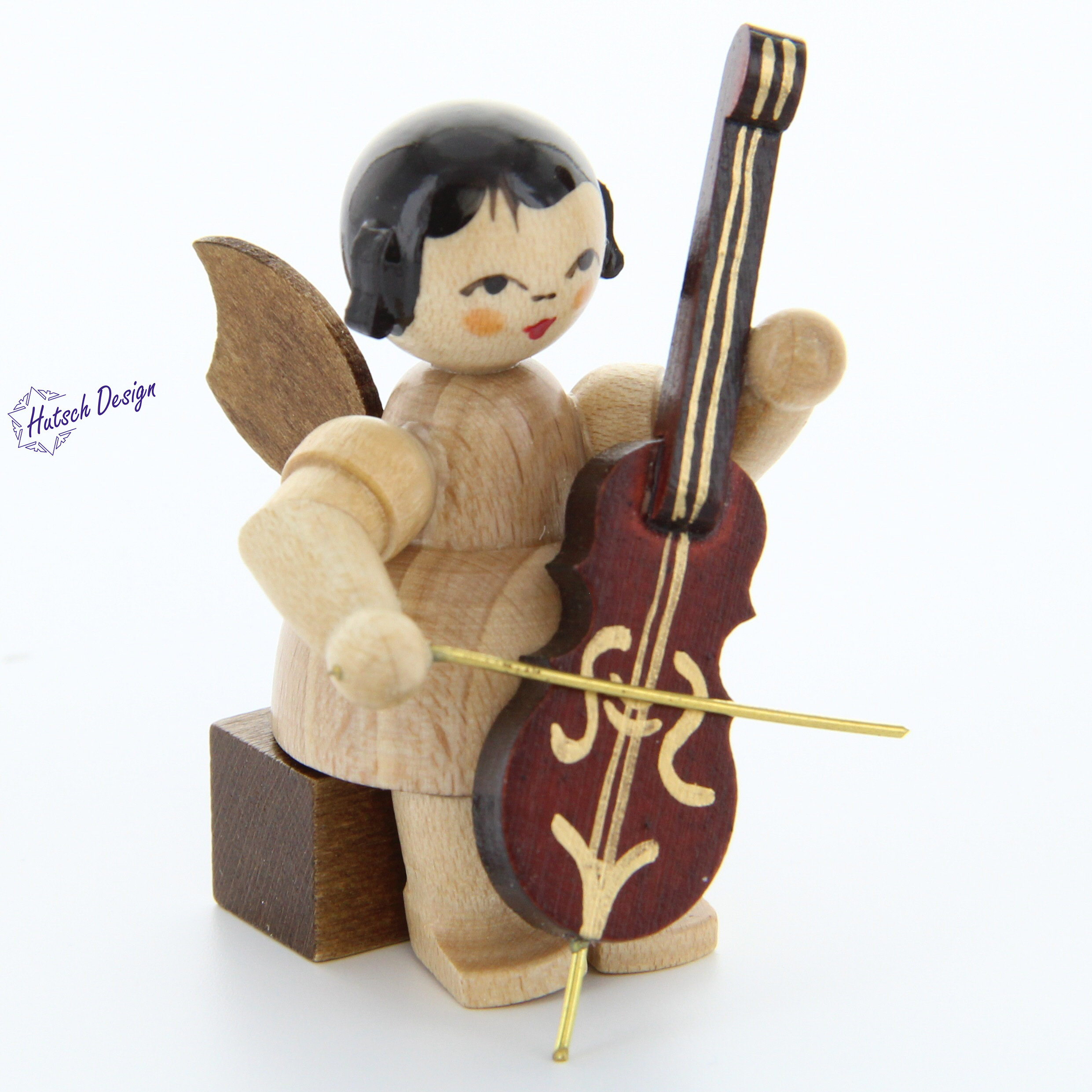 Engel sitzend mit Cello, natur