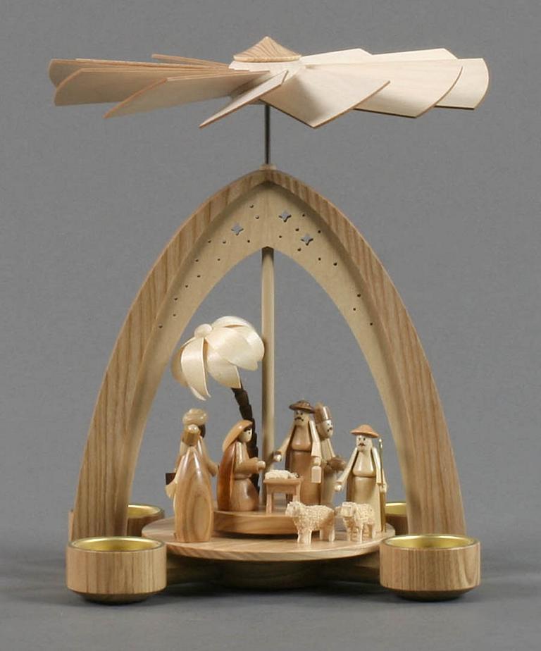 Pyramide mit Christi Geburt natur, für Teelichte