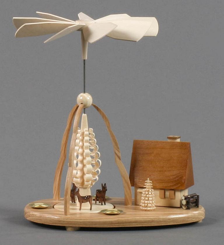 Pyramide mit Rehen und Räucherhaus, für Kerzen d14mm