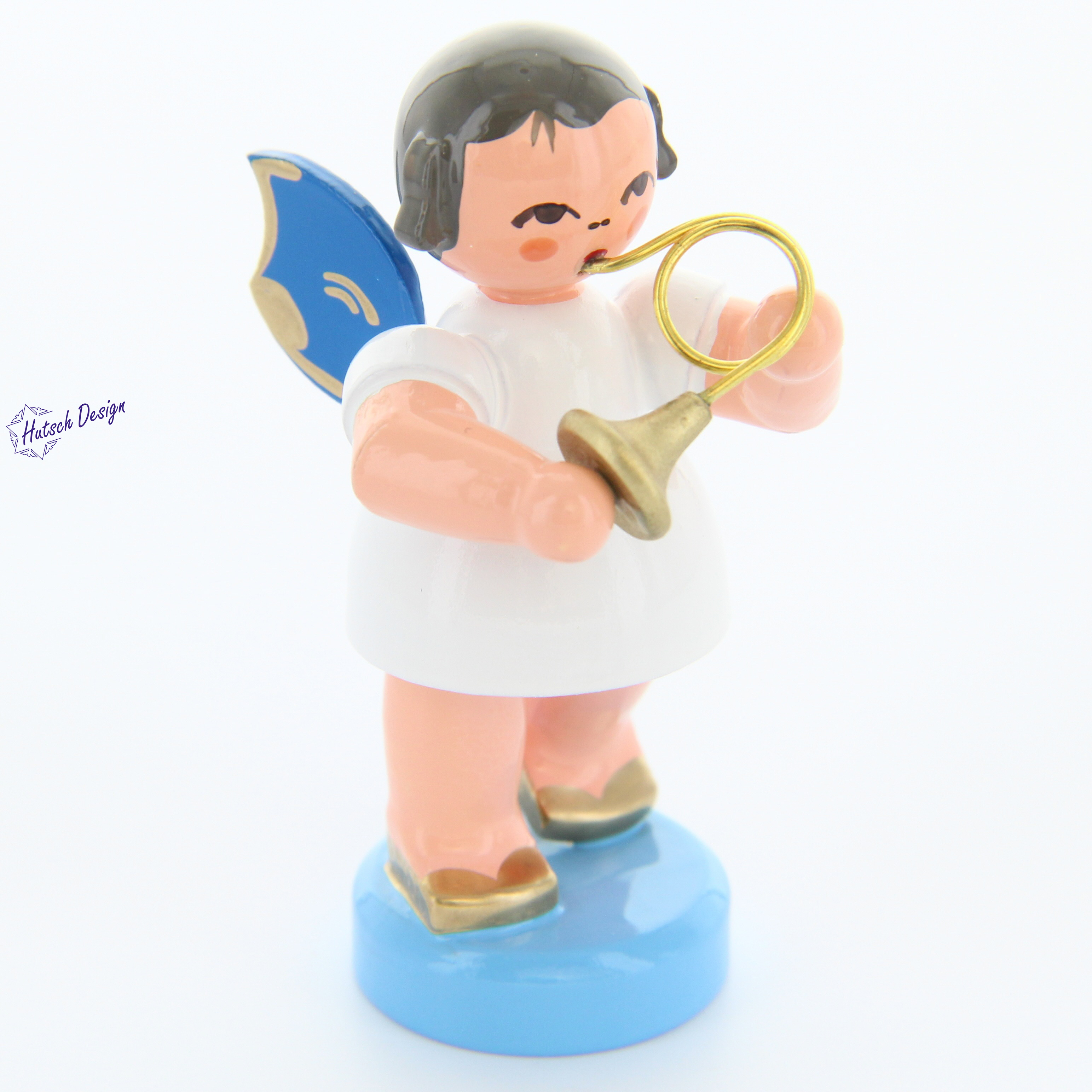 Engel stehend mit Waldhorn, blaue Flügel