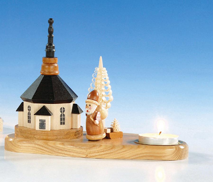 mit Kirche und Weihnachtsmann  natur