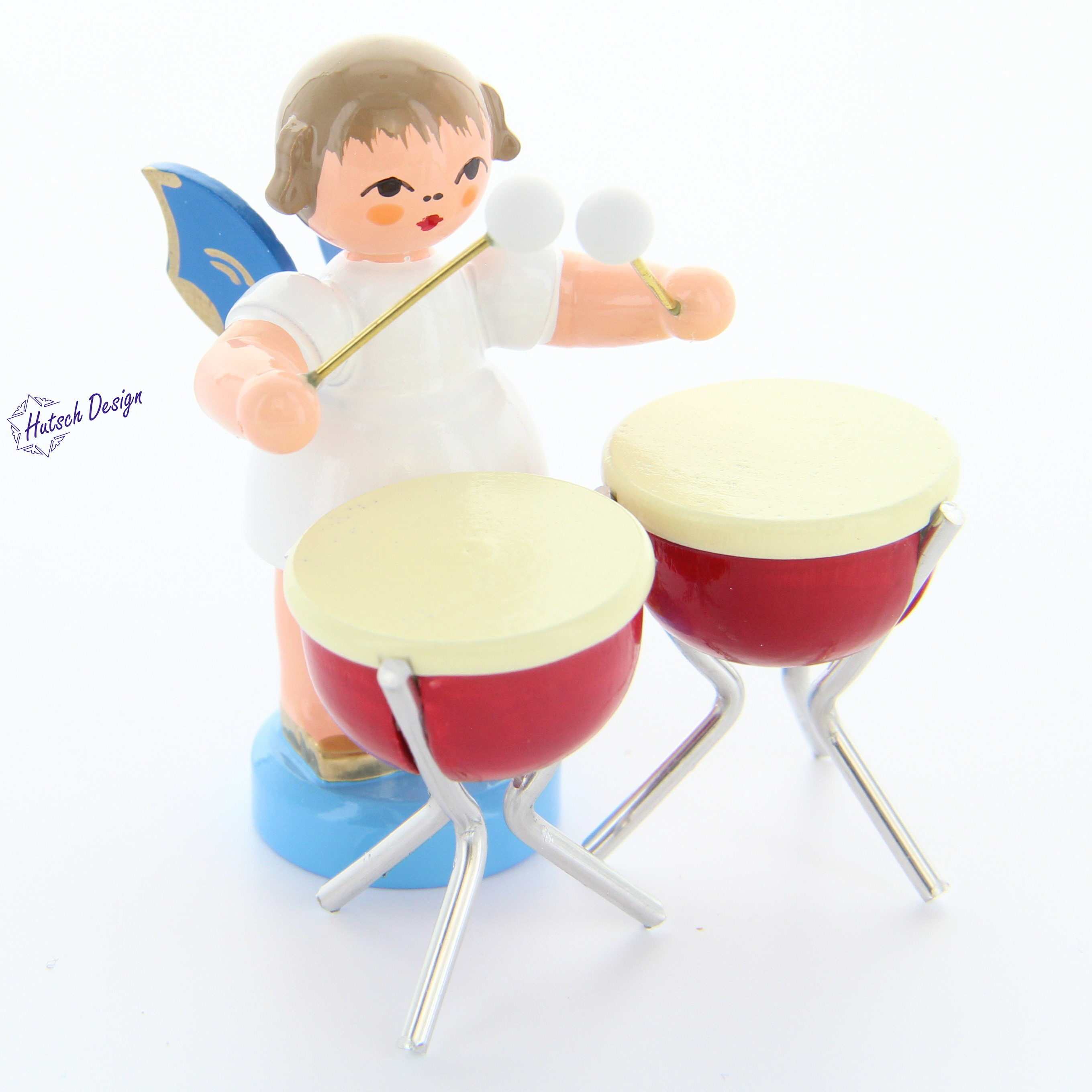 Engel stehend mit 2 Kesselpauken, blaue Flügel