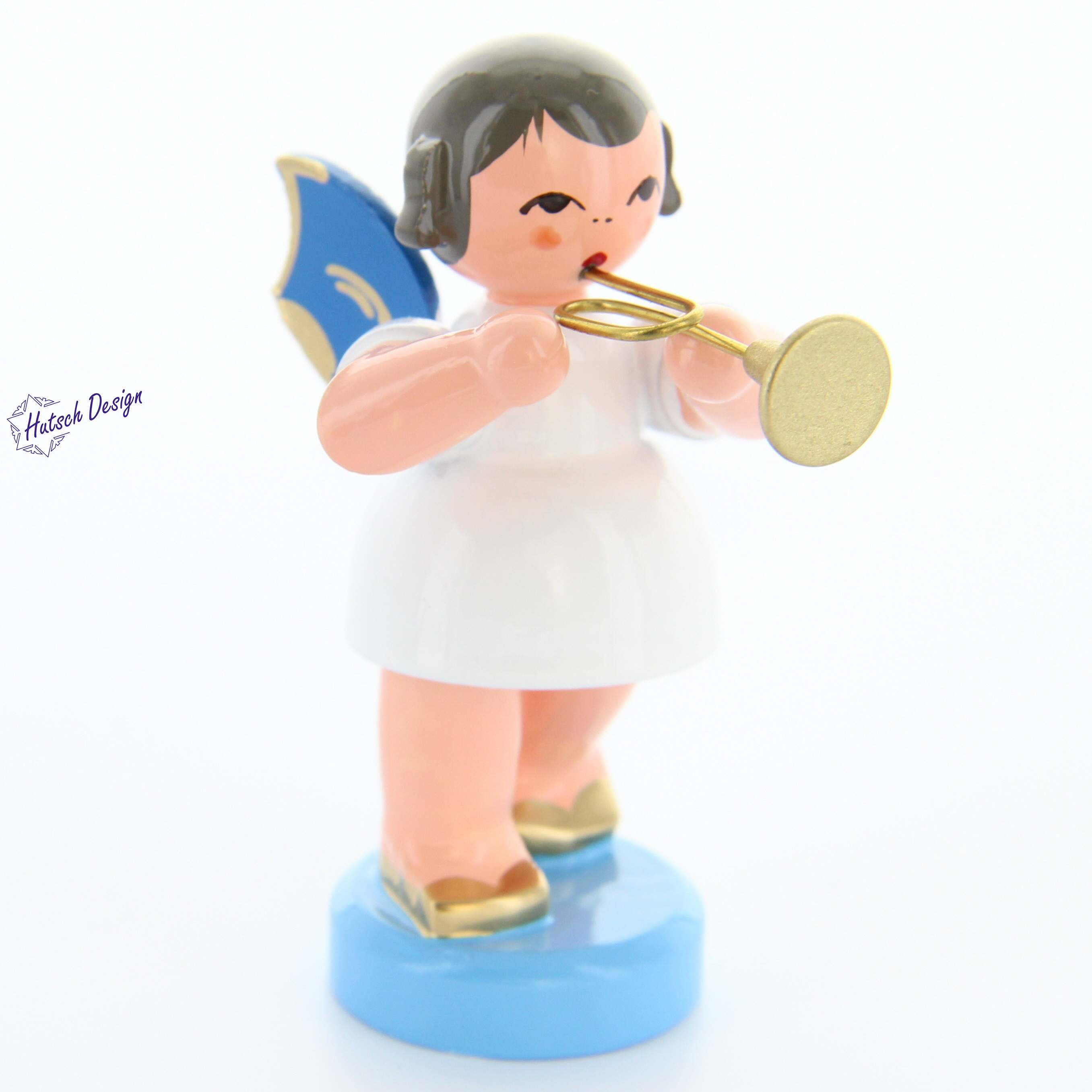 Engel stehend mit Trompete, blaue Flügel