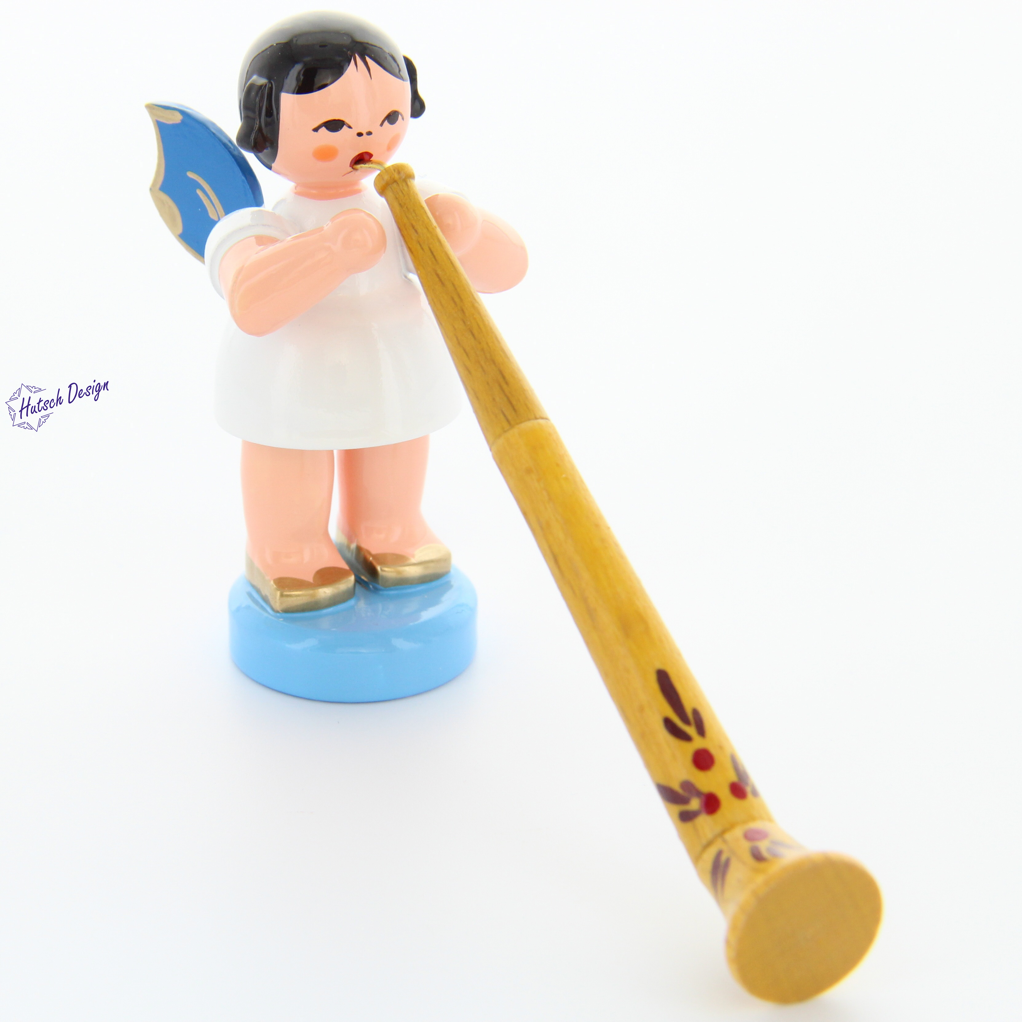 Engel stehend mit Alphorn, blaue Flügel