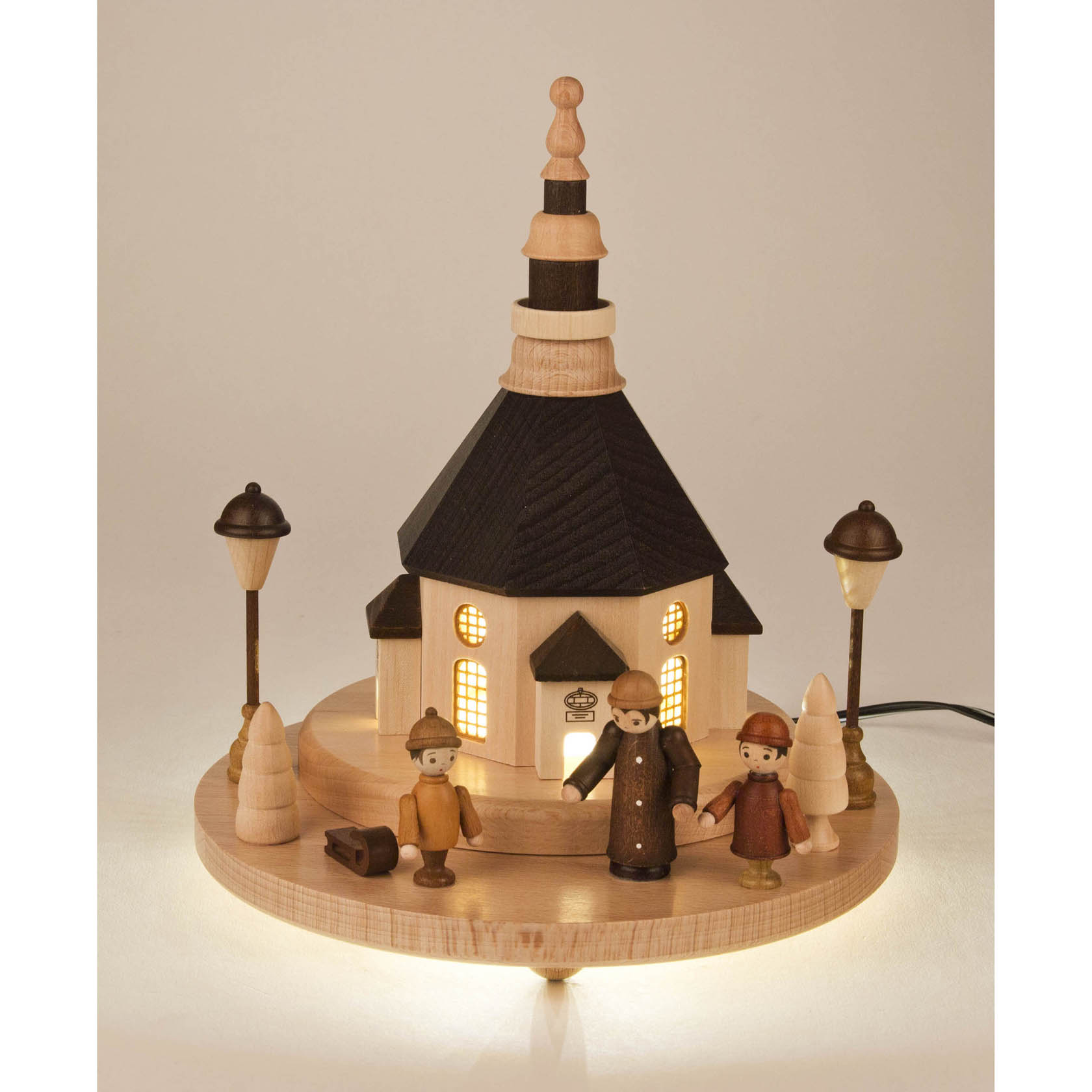 Sockel-Seiffener Kirche u.Marktfiguren mit LED Beleuchtung 21x18cm