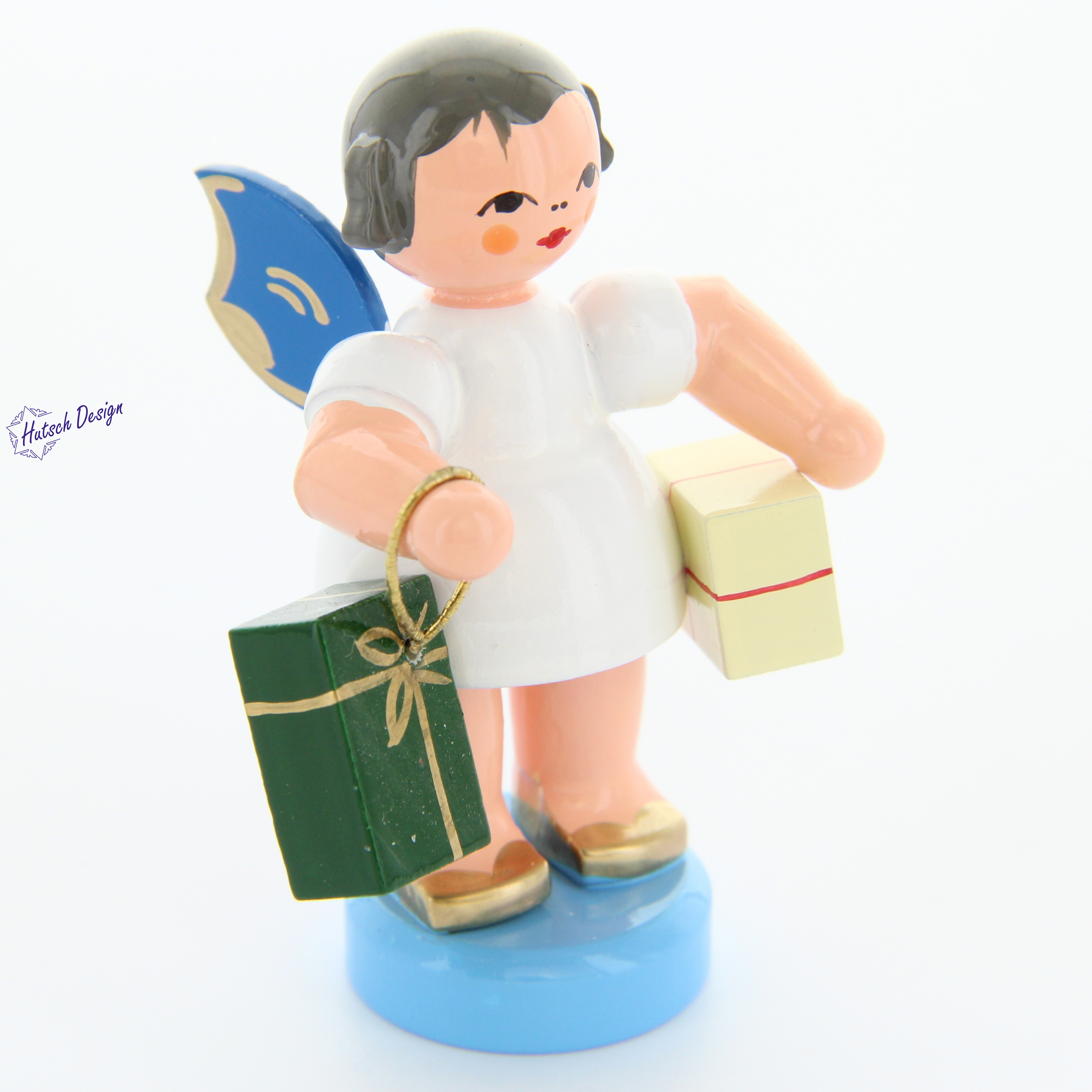 Engel stehend mit 2 Geschenken, blaue Flügel