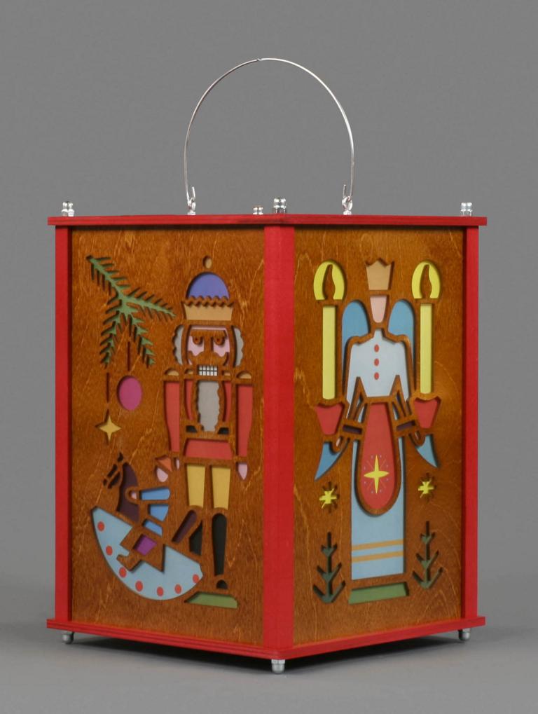 Laterne mit Engel, Bergmann, Nussknacker und Seiffener Kirche, für Kerzen d14mm