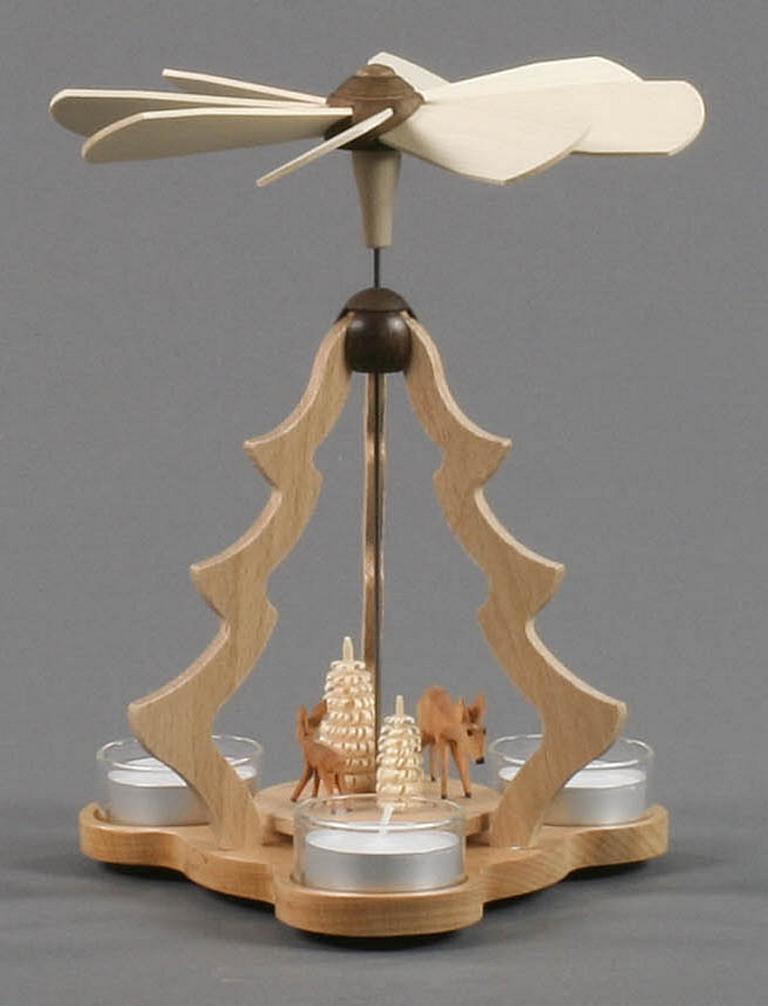 Pyramide mit Rehen, für Teelichte