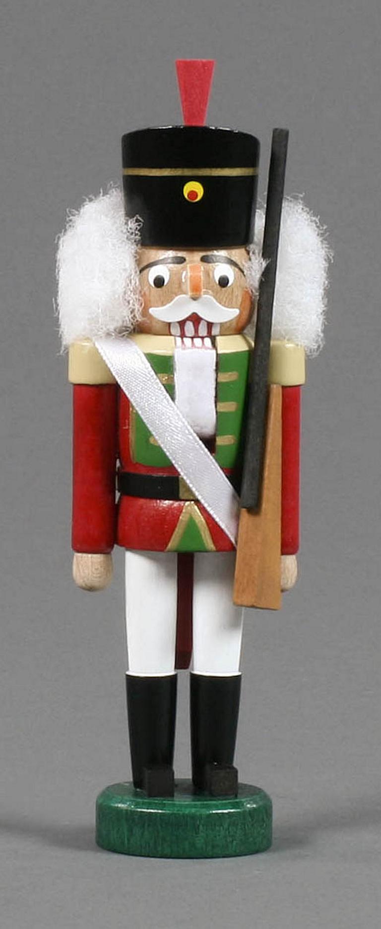 Nussknacker Husar rot-weiß, 14cm