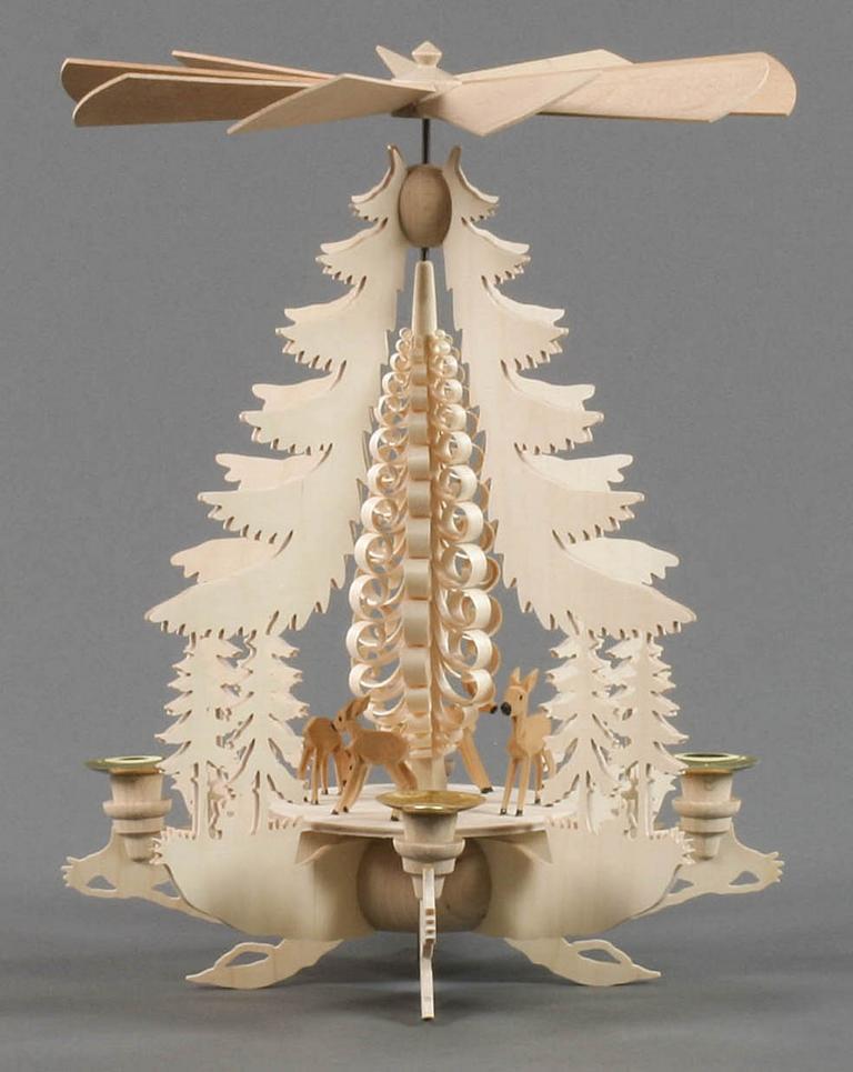 Pyramide mit Rehen, für Kerzen d14mm