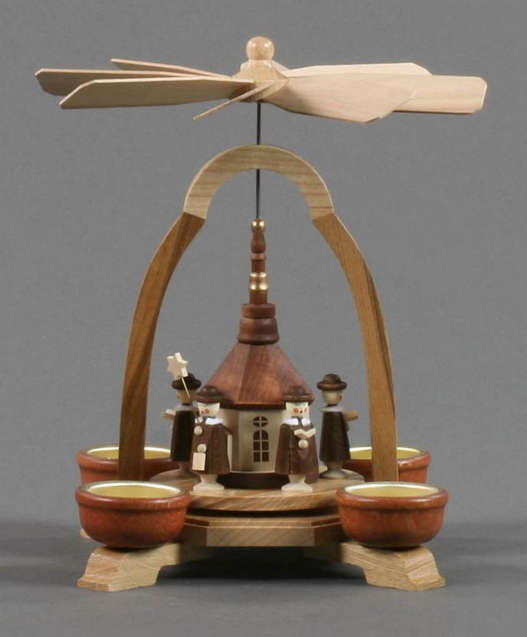 Pyramide mit Seiffener Kirche und Kurrende, für Teelichte
