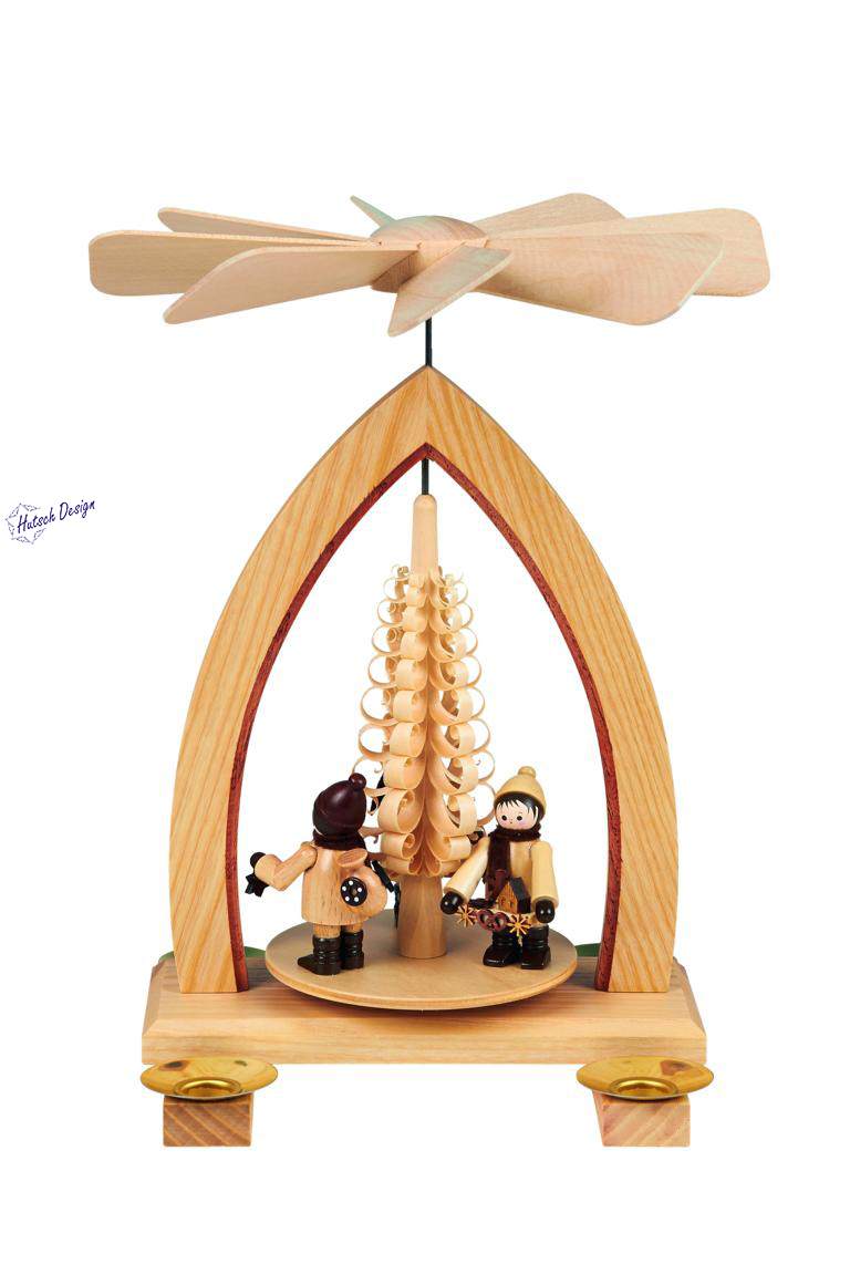 Pyramide mit Striezelkinder  (mittel-5,5 cm) 26cm