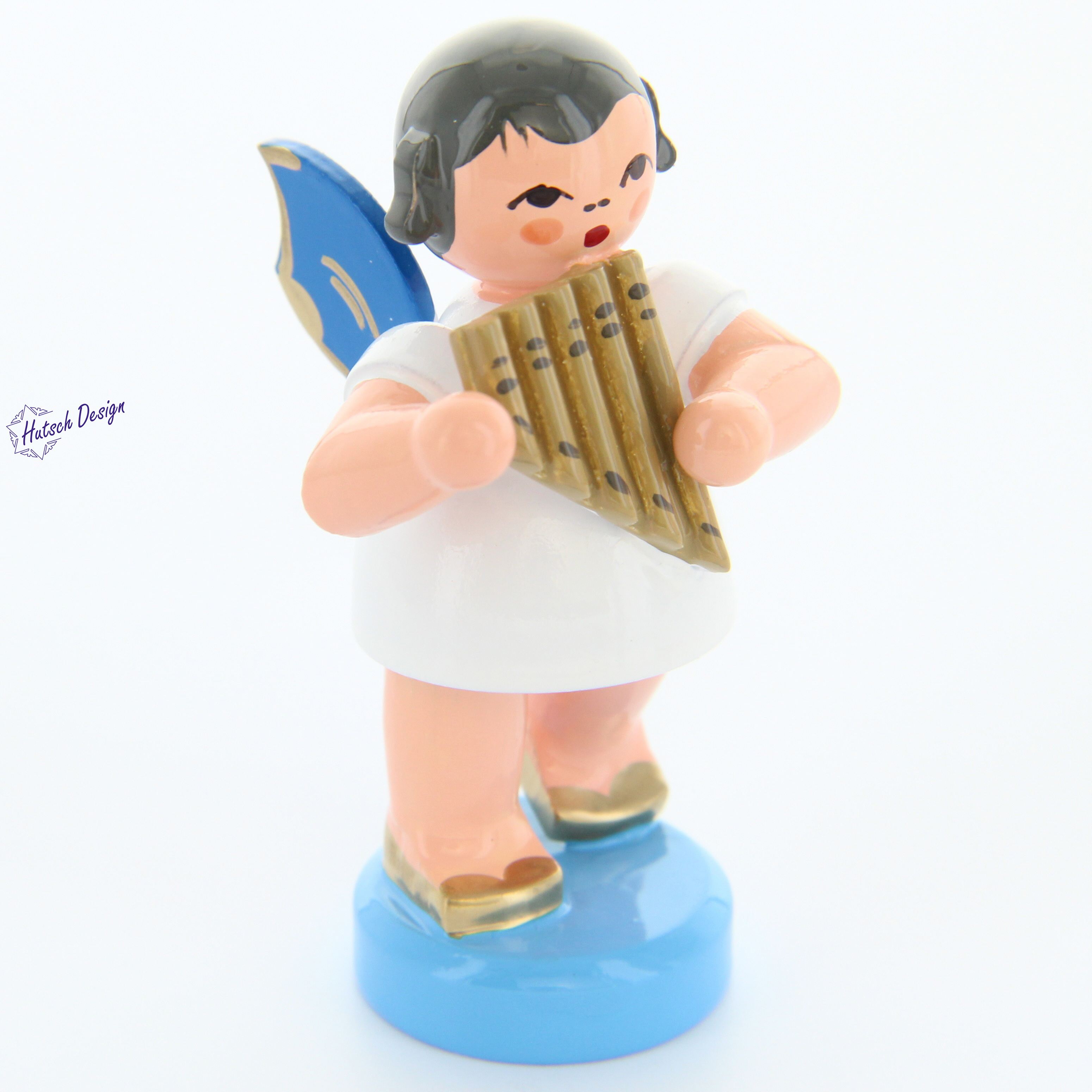 Engel stehend mit Panflöte, blaue Flügel