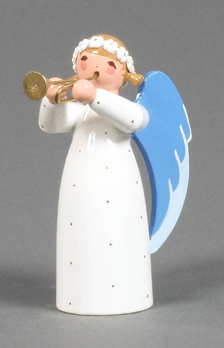 Engel mit Trompete stehend