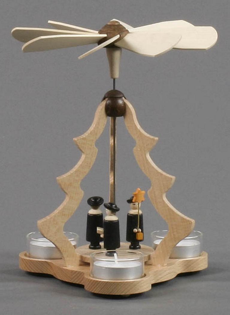 Pyramide mit Kurrende, für Teelichte Pyramide mit Kurrende, für Teelichte