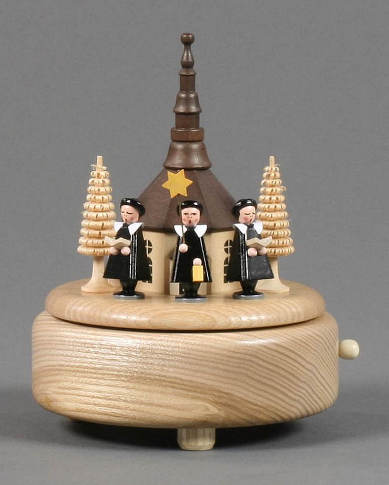 Spieldose mit Seiffener Kirche und Kurrende, Figuren schwarz Melodie: Süßer die Glocken