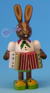 Osterhasenjunge mit Akkordeon