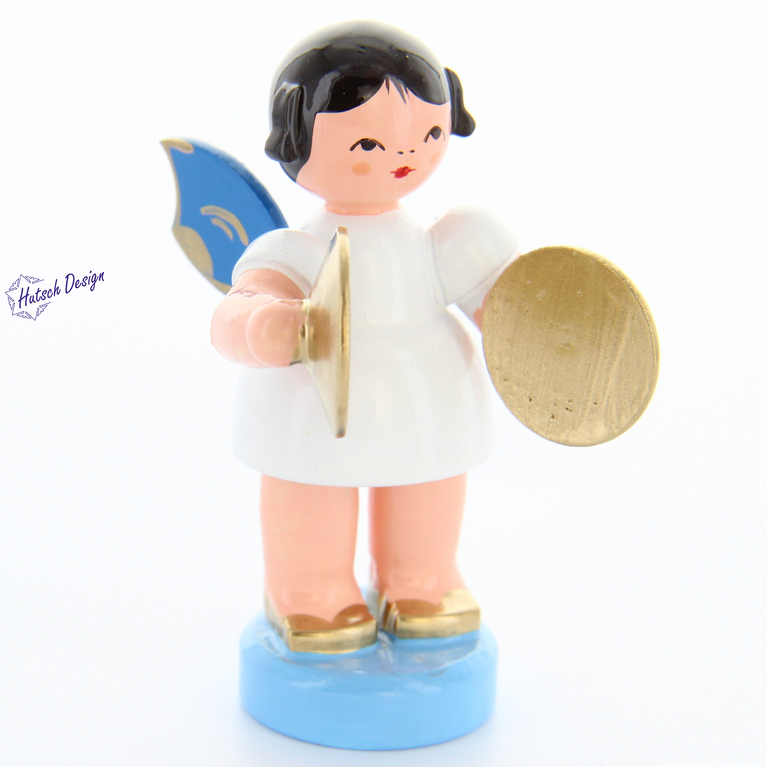 Engel stehend mit Becken, blaue Flügel