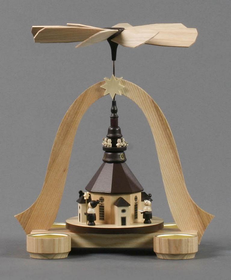 Pyramide mit Seiffener Kirche, Kurrende und Turmbläsern, für Teelichte