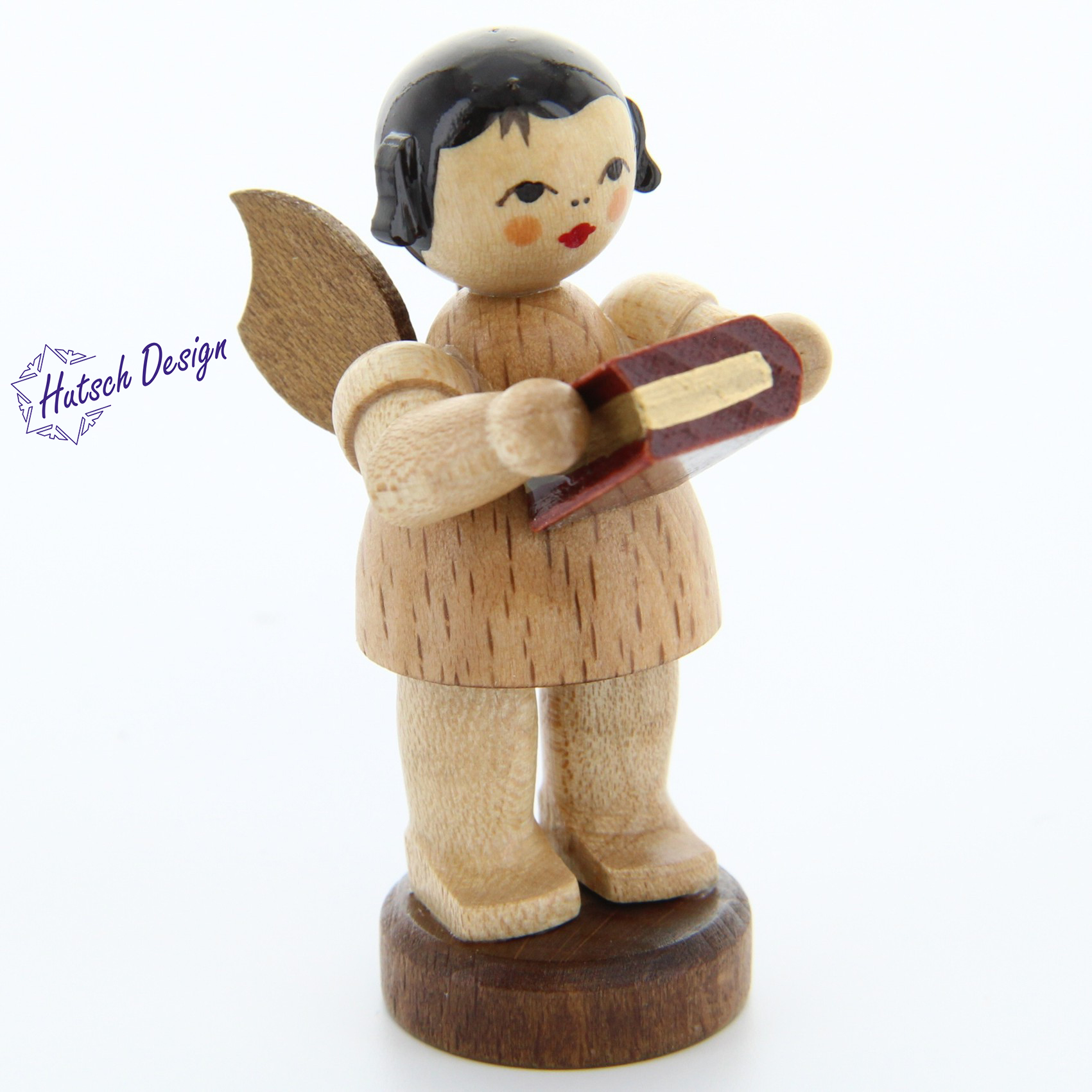 Engel stehend mit Bibel, natur