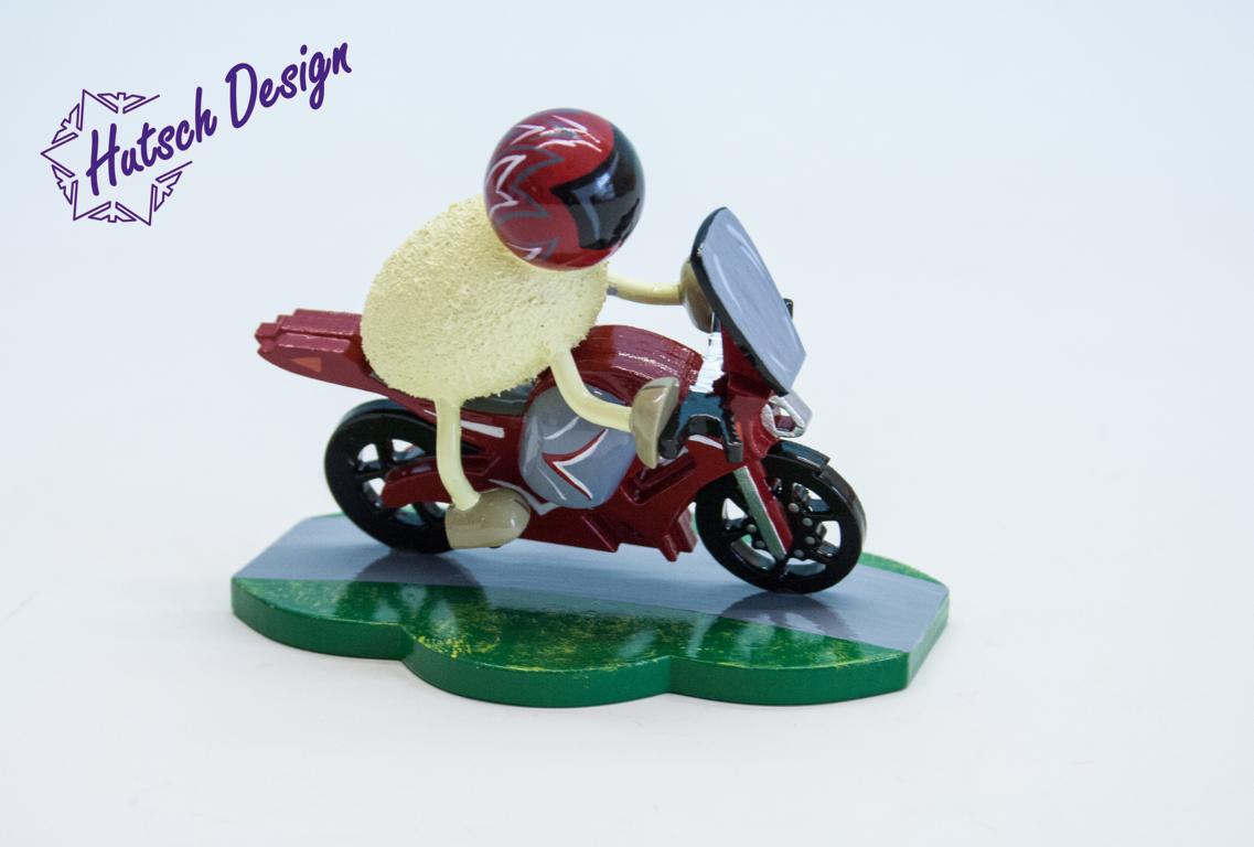 Schaf Racy mit rotem Motorrad 7,5cm