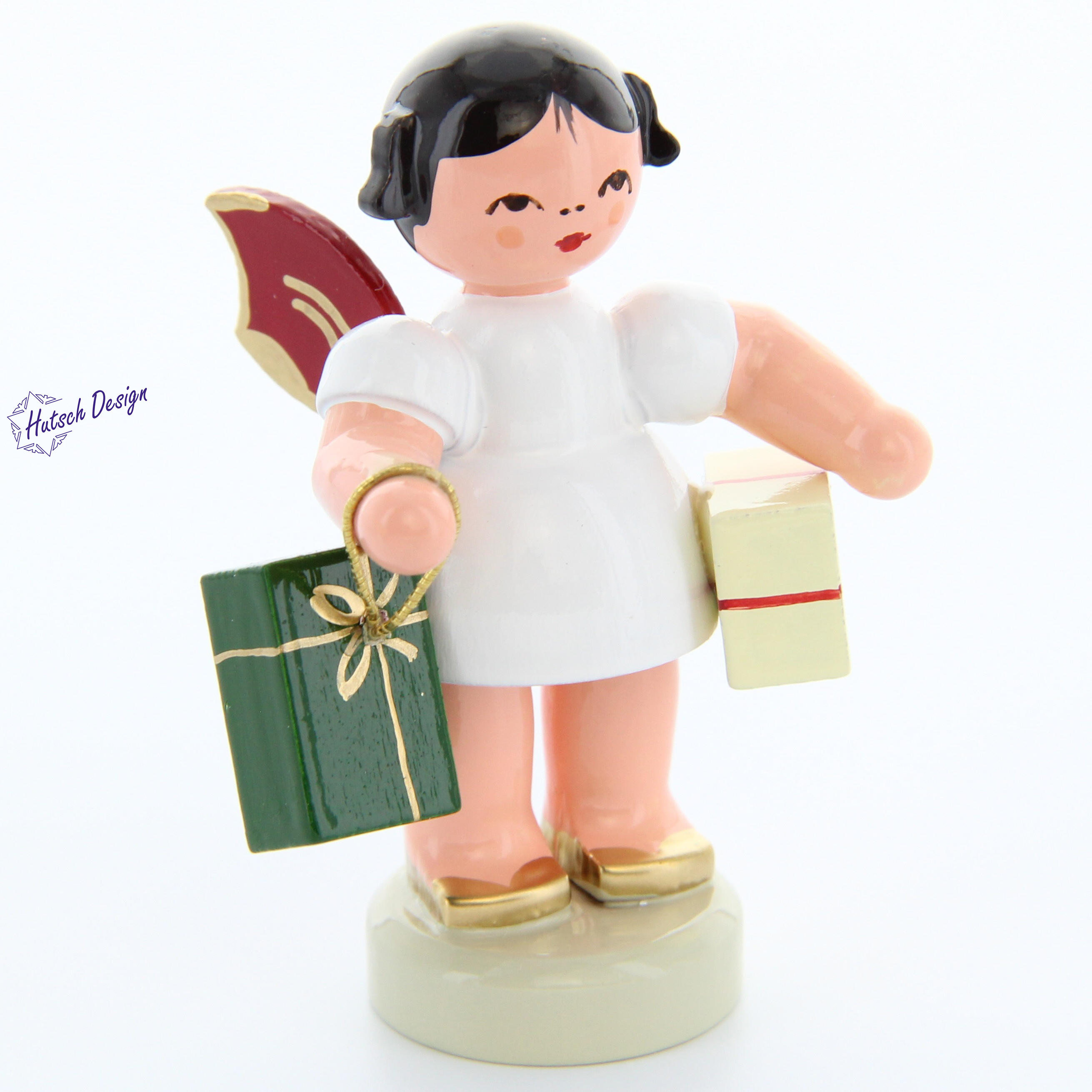 Engel stehend mit 2 Geschenken, rote Flügel