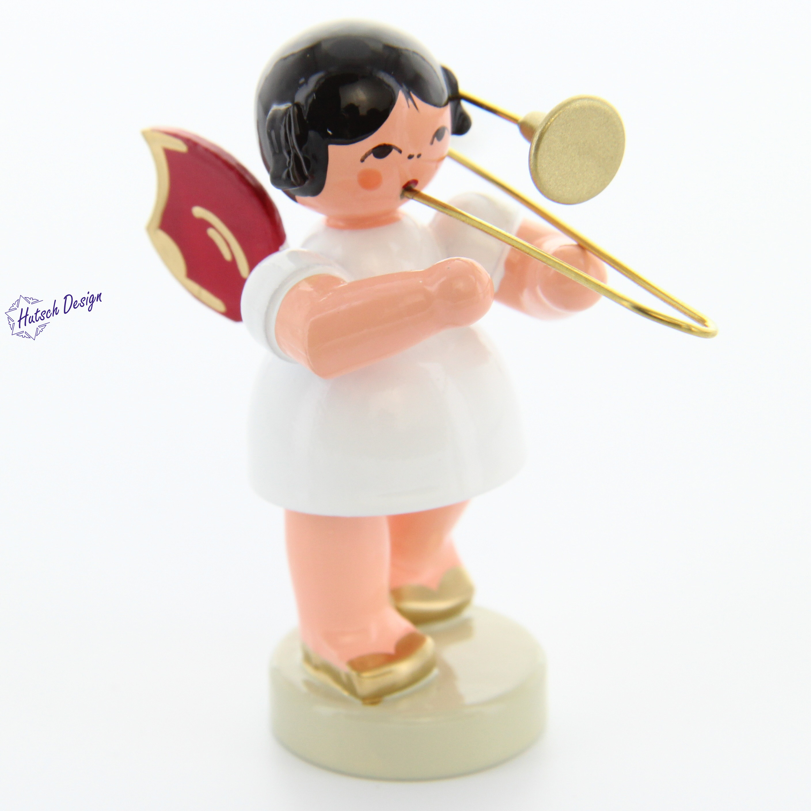 Engel stehend mit Posaune, rote Flügel